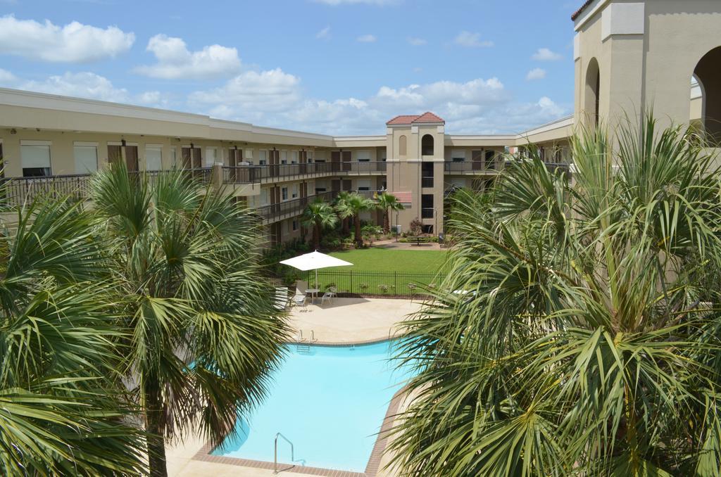 Comfort Suites Baton Rouge South I-10 Экстерьер фото